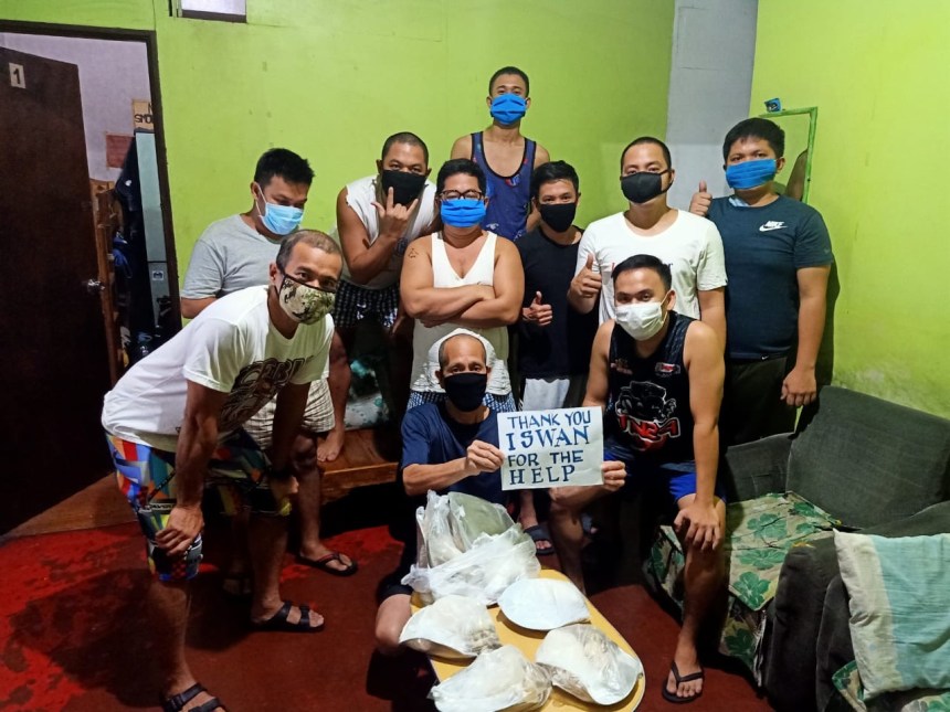 Philippines seafarers receiving food packages